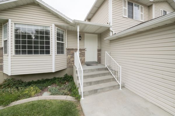 White Vinyl Siding Replacement in Billings